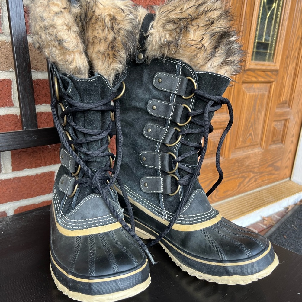 Sorel Joan of arctic boots, size 9